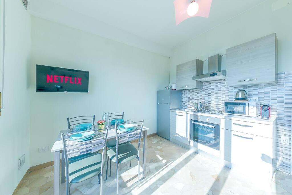 מילאנו Navigli - Downtown - Duomo Spacious Two Bedroom Apartment - Close To Metro - Ac - Wi-Fi מראה חיצוני תמונה