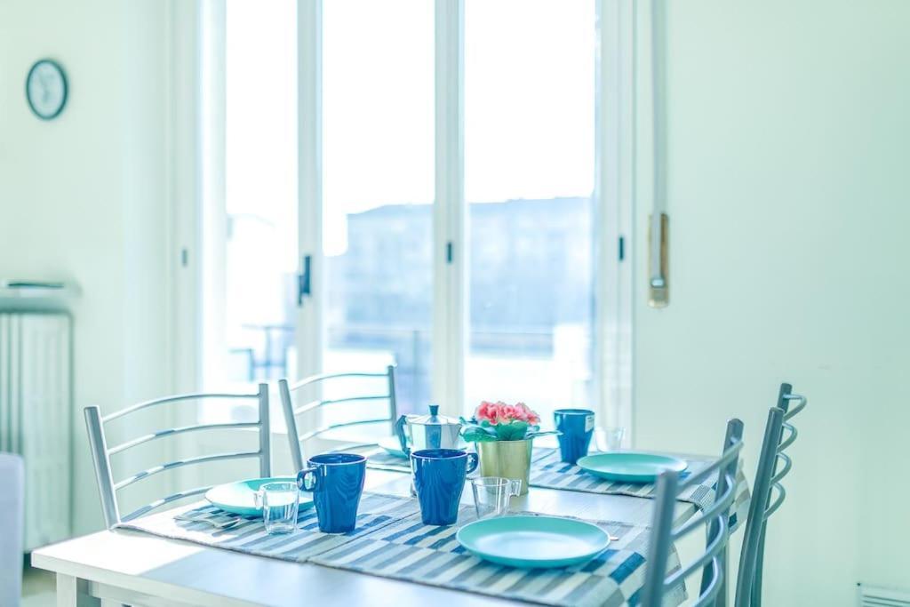 מילאנו Navigli - Downtown - Duomo Spacious Two Bedroom Apartment - Close To Metro - Ac - Wi-Fi מראה חיצוני תמונה