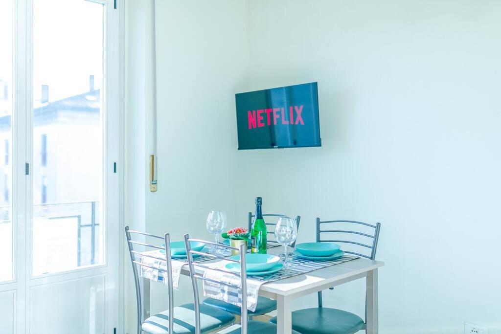 מילאנו Navigli - Downtown - Duomo Spacious Two Bedroom Apartment - Close To Metro - Ac - Wi-Fi מראה חיצוני תמונה