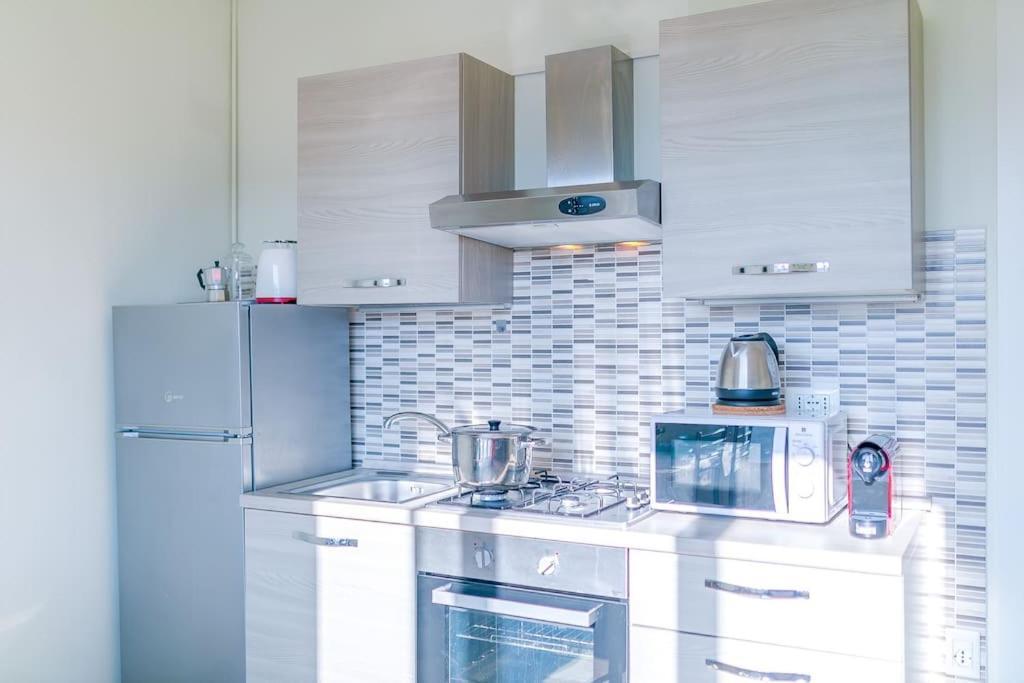 מילאנו Navigli - Downtown - Duomo Spacious Two Bedroom Apartment - Close To Metro - Ac - Wi-Fi מראה חיצוני תמונה